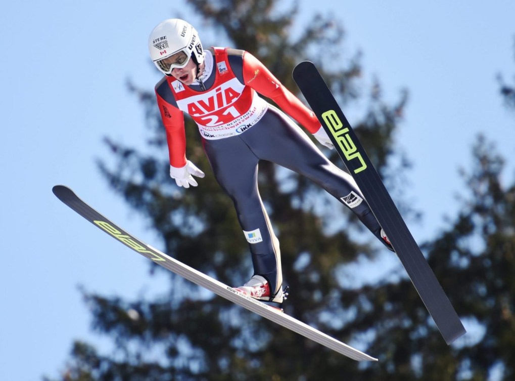 Mackenzie Boyd-Clowes au grand tremplin à la Coupe du monde de saut à ski
