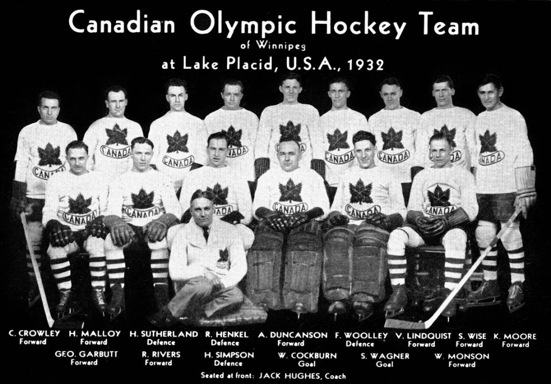 Photo d'équipe de la formation canadienne de hockey des Jeux olympique de 1932.