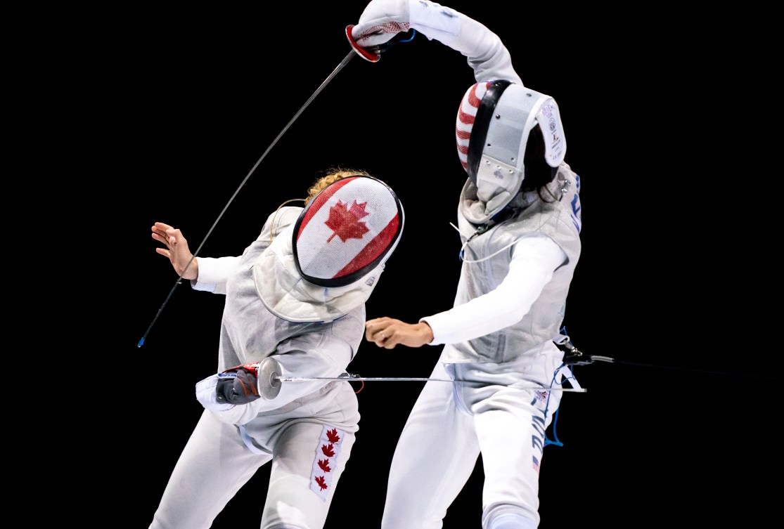 La Canadienne Eleanor Harvey pendant un duel d'escrime