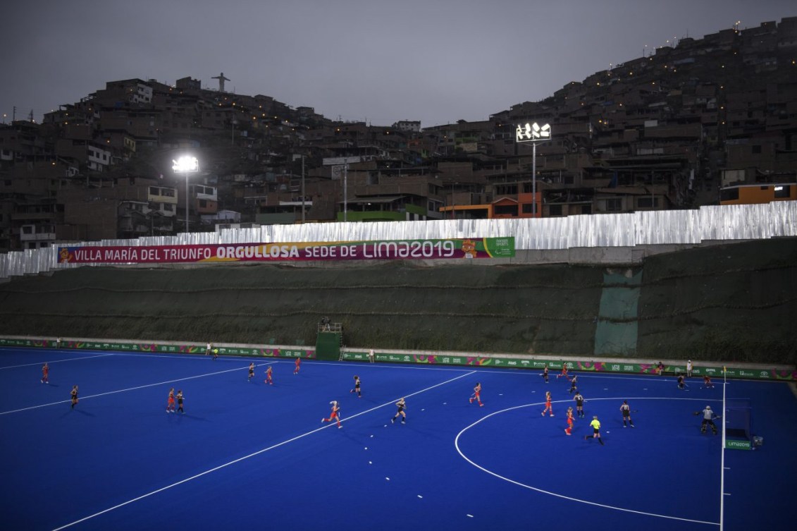 Les joueuses de hockey sur gazon en action sur le terrain de Lima 2019